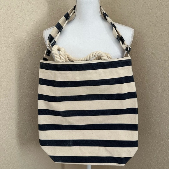 The Black Dog Striped Tote Bag - Picture 2 of 8